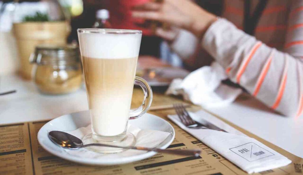 latte nel caffè